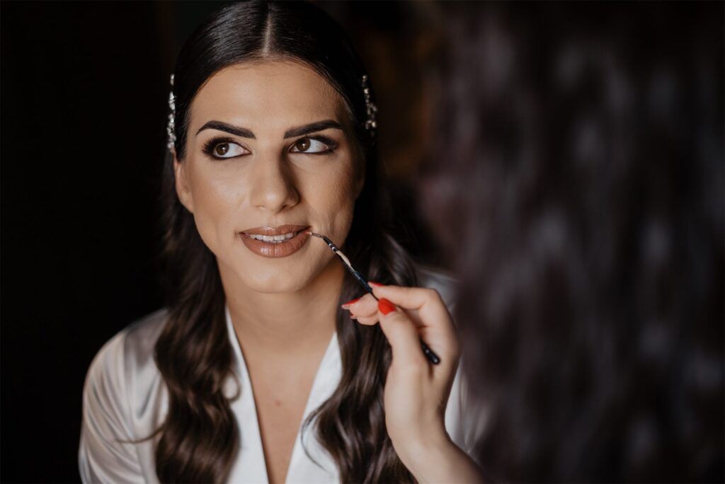 Alessandra si prepara a casa con la famiglia prima del matrimonio ad Amalfi
