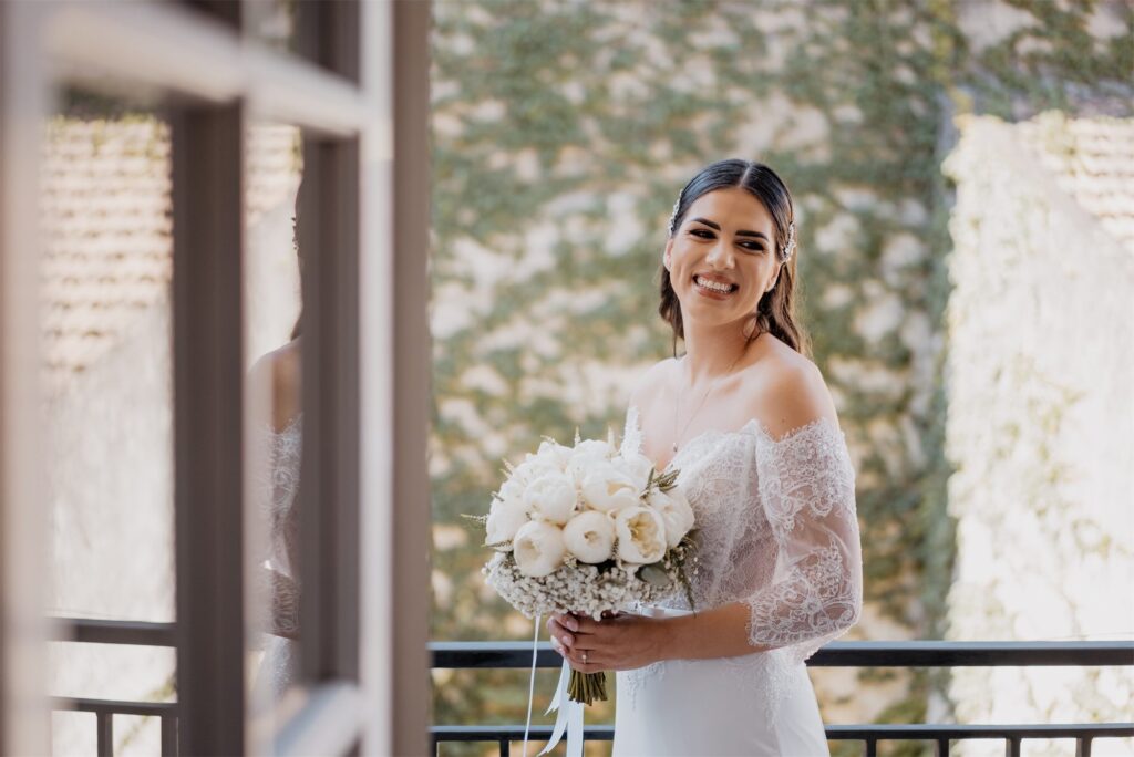Alessandra si prepara a casa con la famiglia prima del matrimonio ad Amalfi