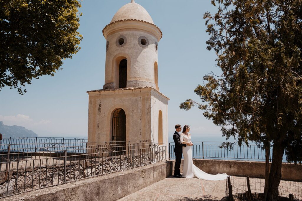Alessandro e Alessandra tra le scalinate e i vicoli di Amalfi