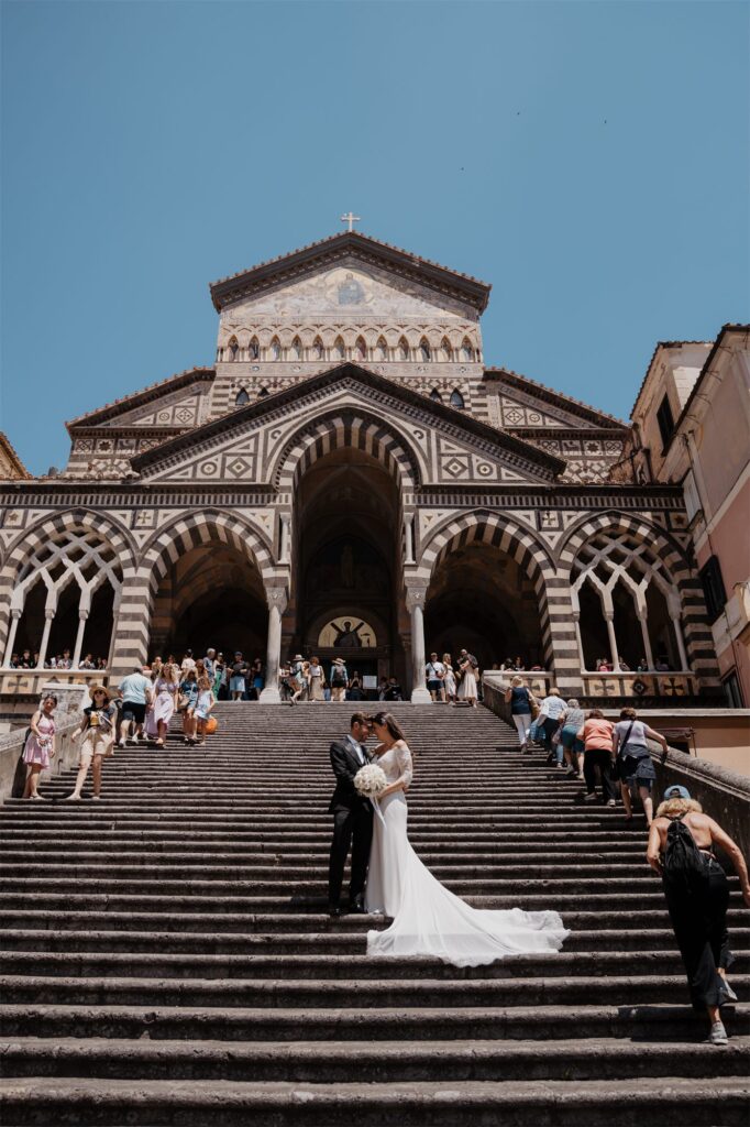 Alessandro e Alessandra tra le scalinate e i vicoli di Amalfi