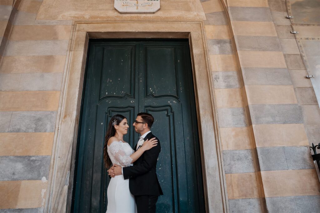 Alessandro e Alessandra tra le scalinate e i vicoli di Amalfi