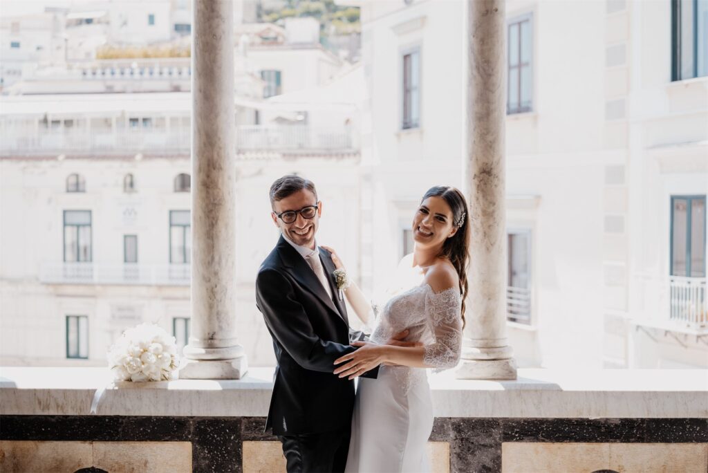 Alessandro e Alessandra tra le scalinate e i vicoli di Amalfi