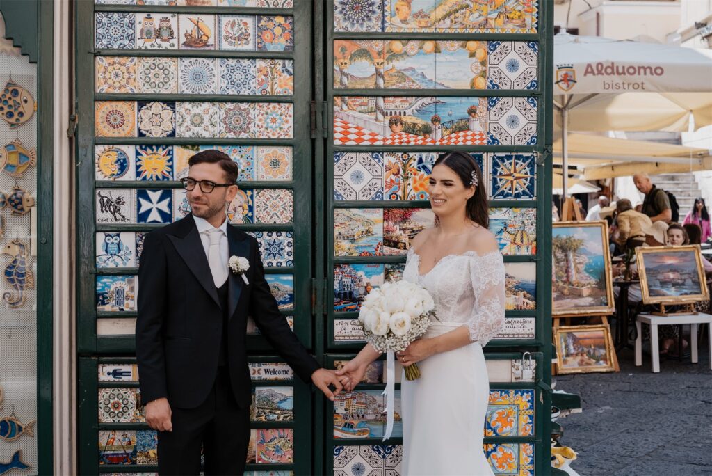 Alessandro e Alessandra tra le scalinate e i vicoli di Amalfi