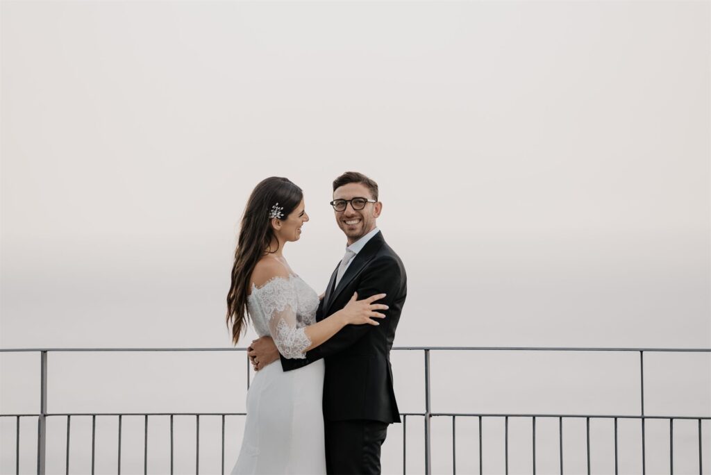 Alessandro e Alessandra al tramonto a Le Nereidi, Amalfi