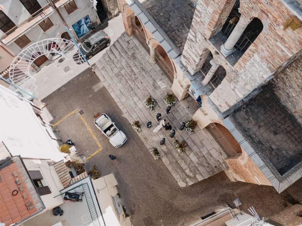 Il matrimonio nella chiesa di San Pietro Apostolo a Minturno - foto 1