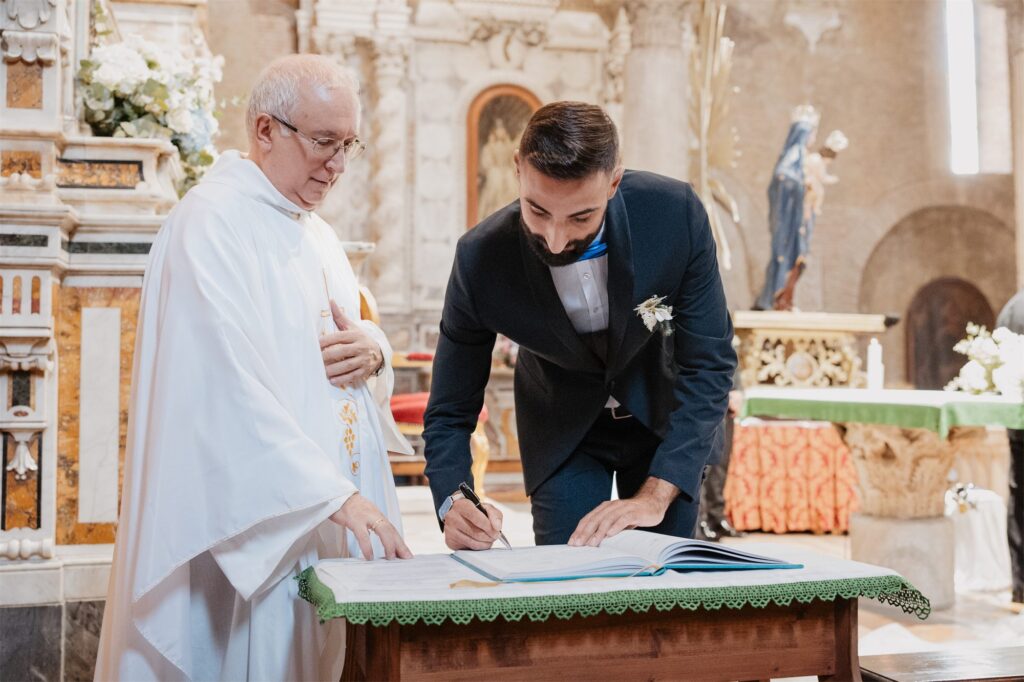 Il matrimonio nella chiesa di San Pietro Apostolo a Minturno - foto 9