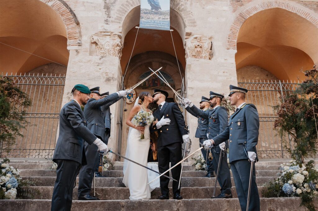 Il matrimonio nella chiesa di San Pietro Apostolo a Minturno - foto 11