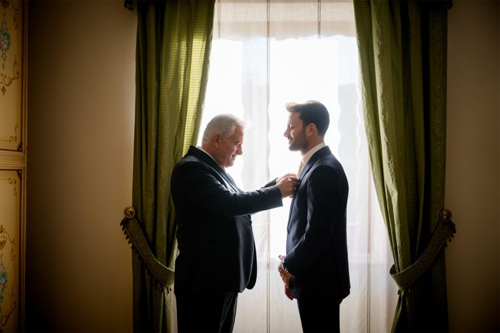 Preparativi dello sposo Antonio prima del matrimonio a Villa Althea