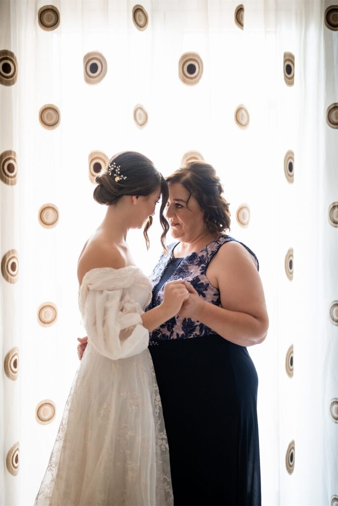 Preparativi della sposa Giulia prima del matrimonio a Villa Althea