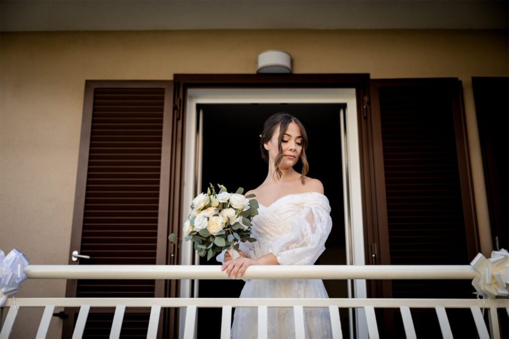 Preparativi della sposa Giulia prima del matrimonio a Villa Althea