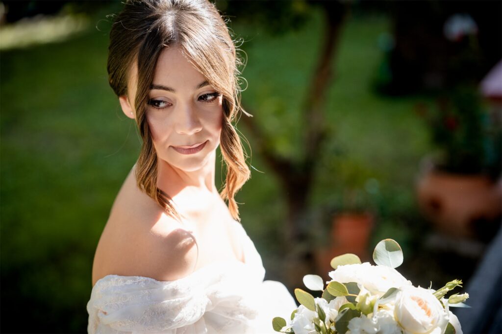 Preparativi della sposa Giulia prima del matrimonio a Villa Althea