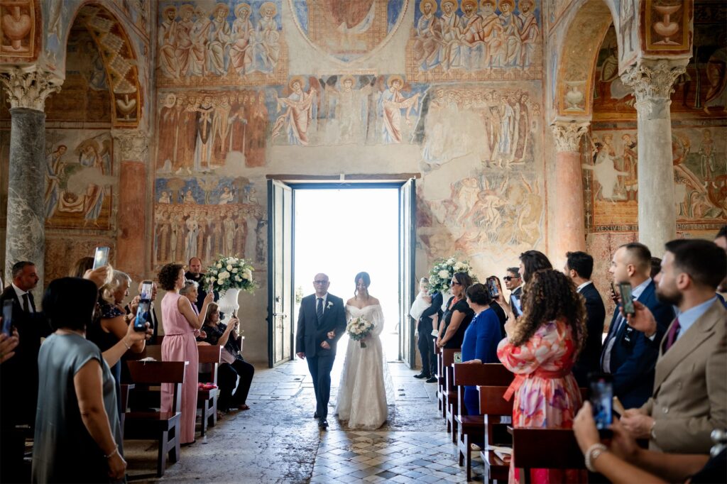 Cerimonia nuziale di Antonio e Giulia nella Basilica di Sant’Angelo in Formis, Capua