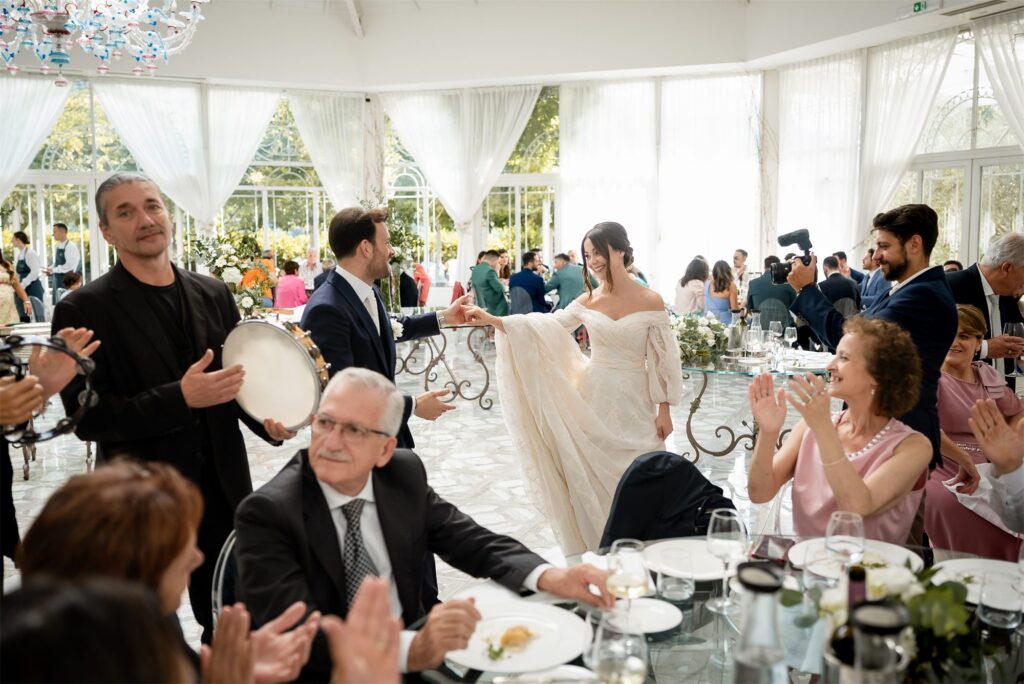 Ricevimento di matrimonio nella sala di Villa Althea, Bellona