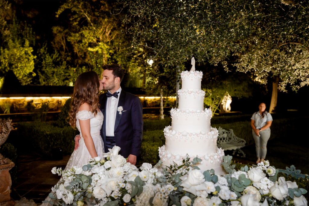 Torta nuziale e fuochi d’artificio a Villa Althea, Bellona