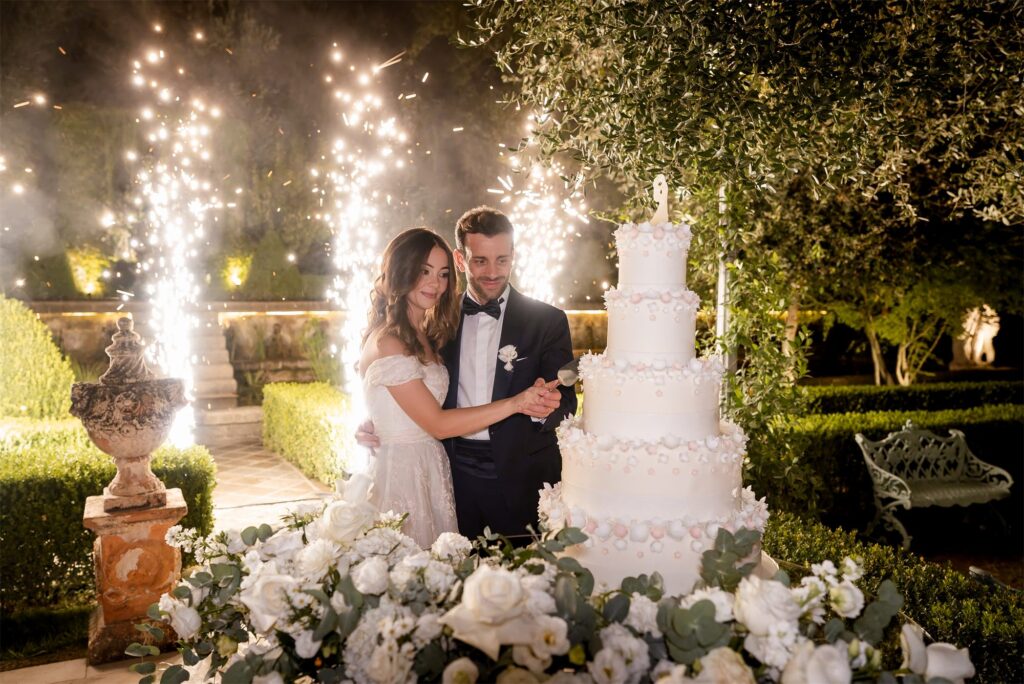 Torta nuziale e fuochi d’artificio a Villa Althea, Bellona