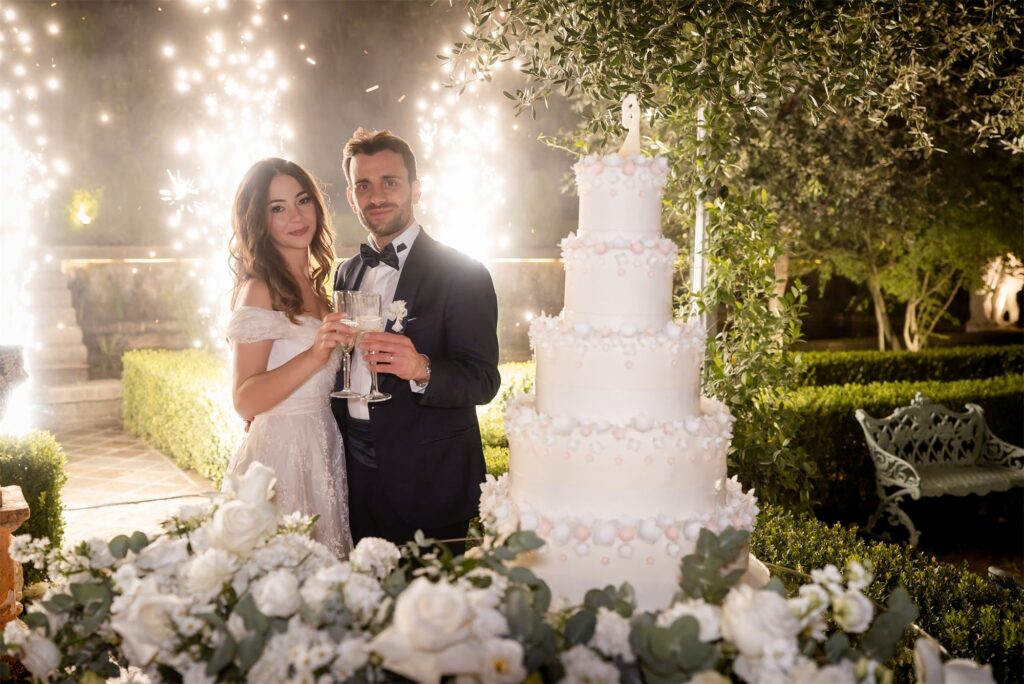 Torta nuziale e fuochi d’artificio a Villa Althea, Bellona