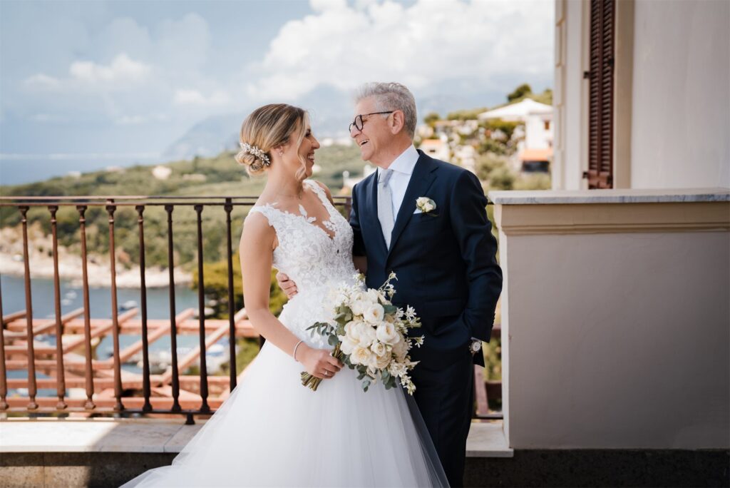 Beatrice con il papà sulla terrazza di Villa Angelina