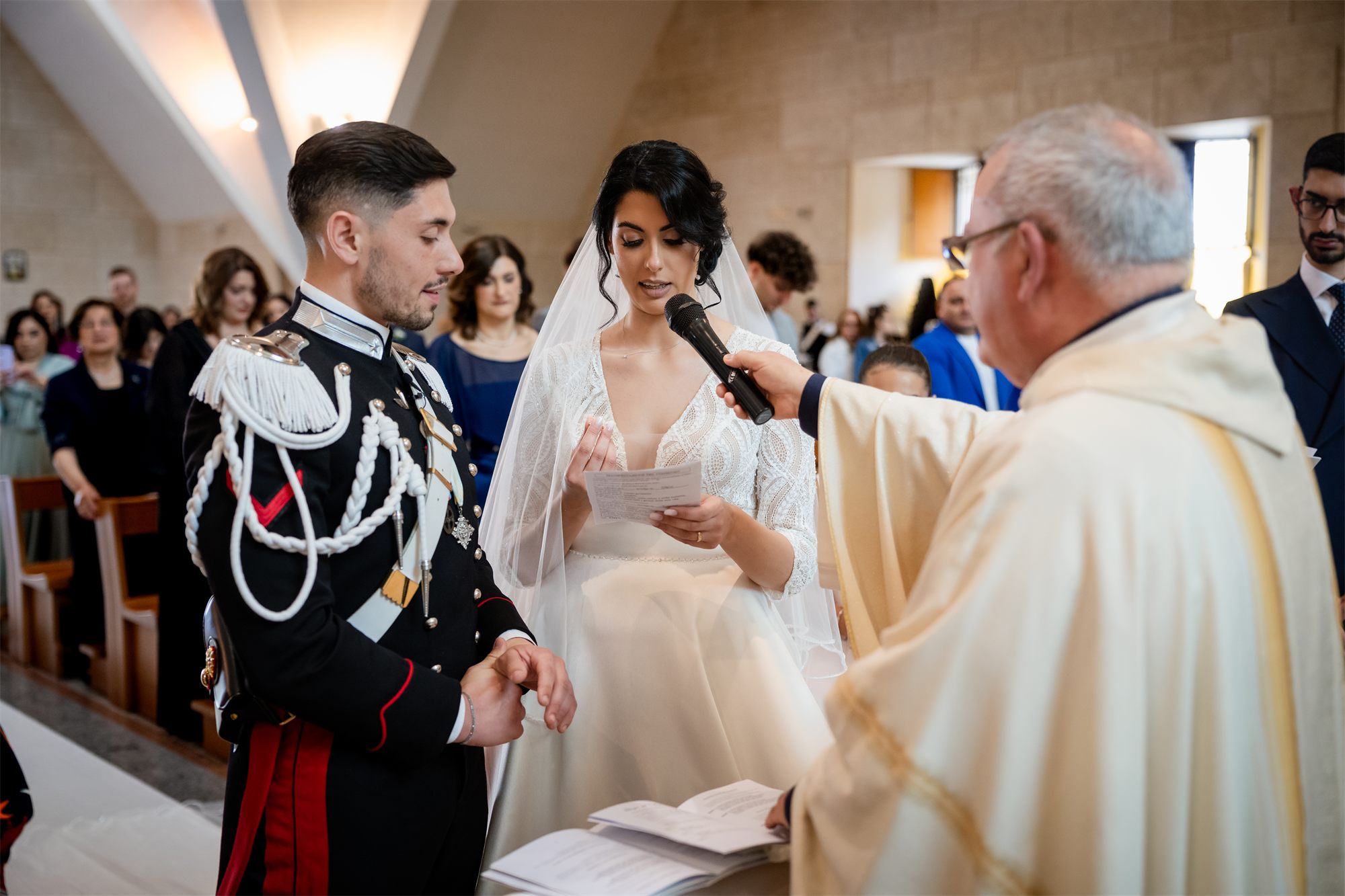 Le promesse degli sposi davanti al sacerdote