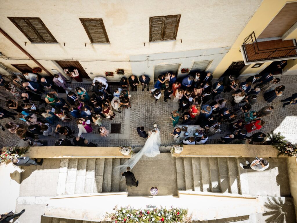 La cerimonia vista dall'alto, sulla scalinata della chiesa
