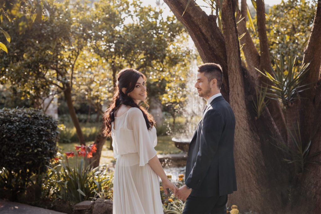 Michele e Valentina nei giardini della Cocumella