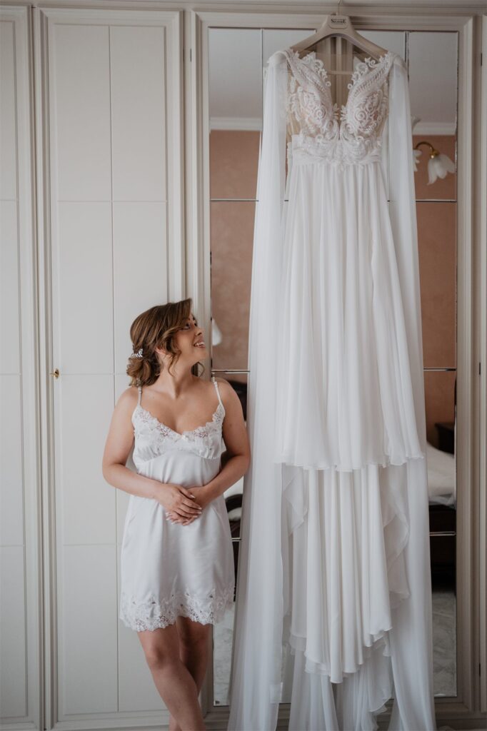 Lucilla durante i preparativi, Nicola e Lucilla, matrimonio alla Tenuta San Domenico