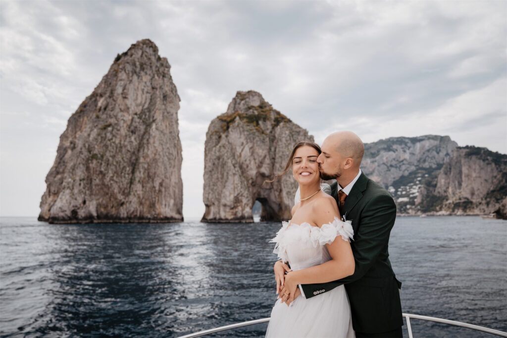 Thomas e Solenne in barca verso Capri (16)