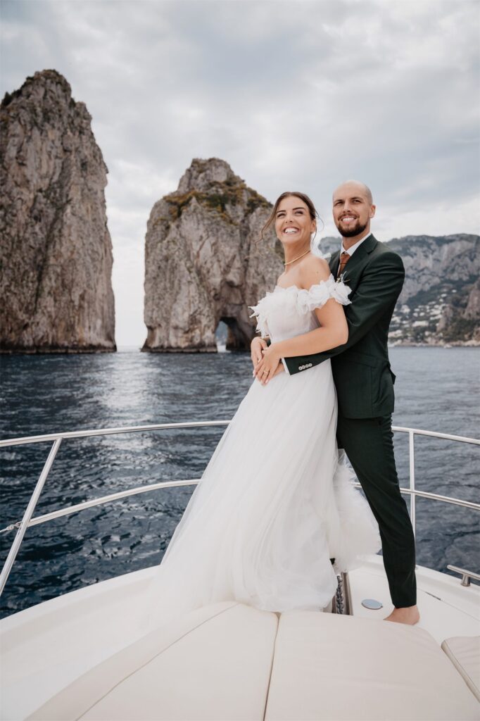 Thomas e Solenne in barca verso Capri (17)